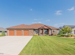 775 River Bend Rd, Oxbow, ND 58047