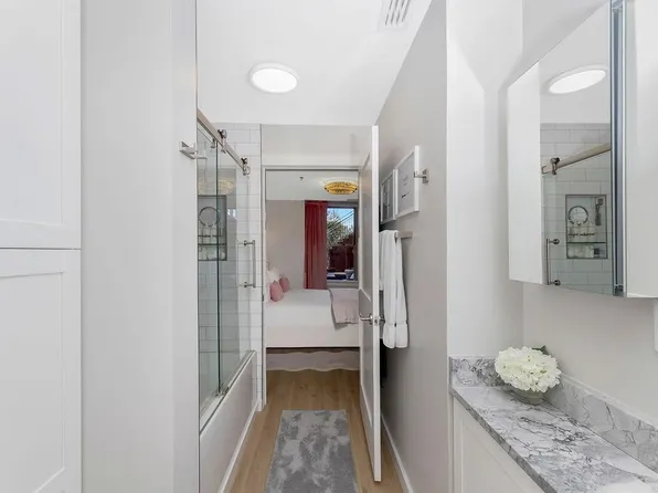 26 Avenue At Port Imperial image 18 of 38