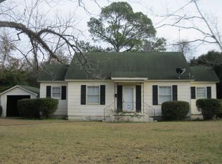 603 S Tillman St, Glennville, GA 30427