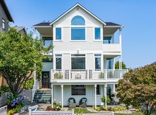 2454 W Lynn St, Seattle, WA 98199