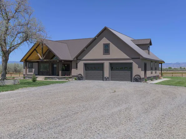 1389 Road 11, Lovell, WY 82431