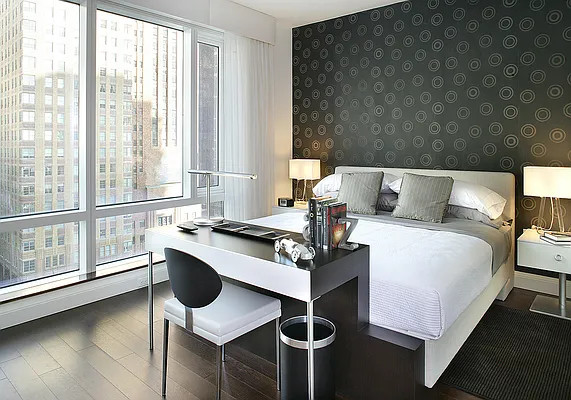 Sold by The Marketing Directors (The Visionaire 2) | media 3