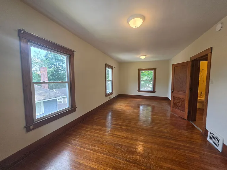 446 Earl Ave — Photo 16