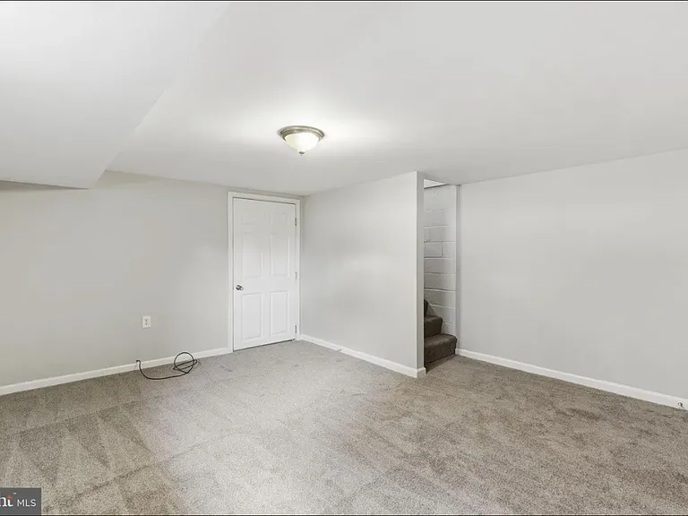 1107 N Marlyn Ave — Photo 7