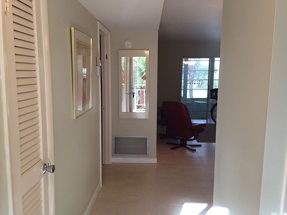 4th image of 2515 NE 1st Ct #3150