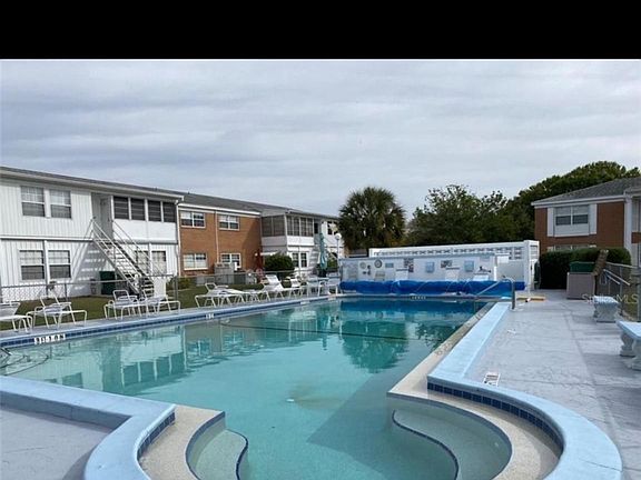 3rd image of 4158 Tamiami Trl #J