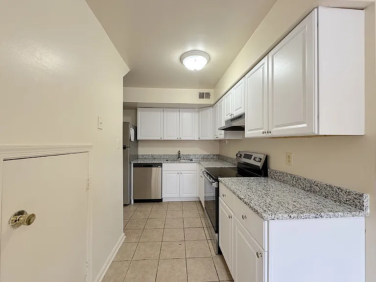 4513 Logsdon Dr — Photo 5