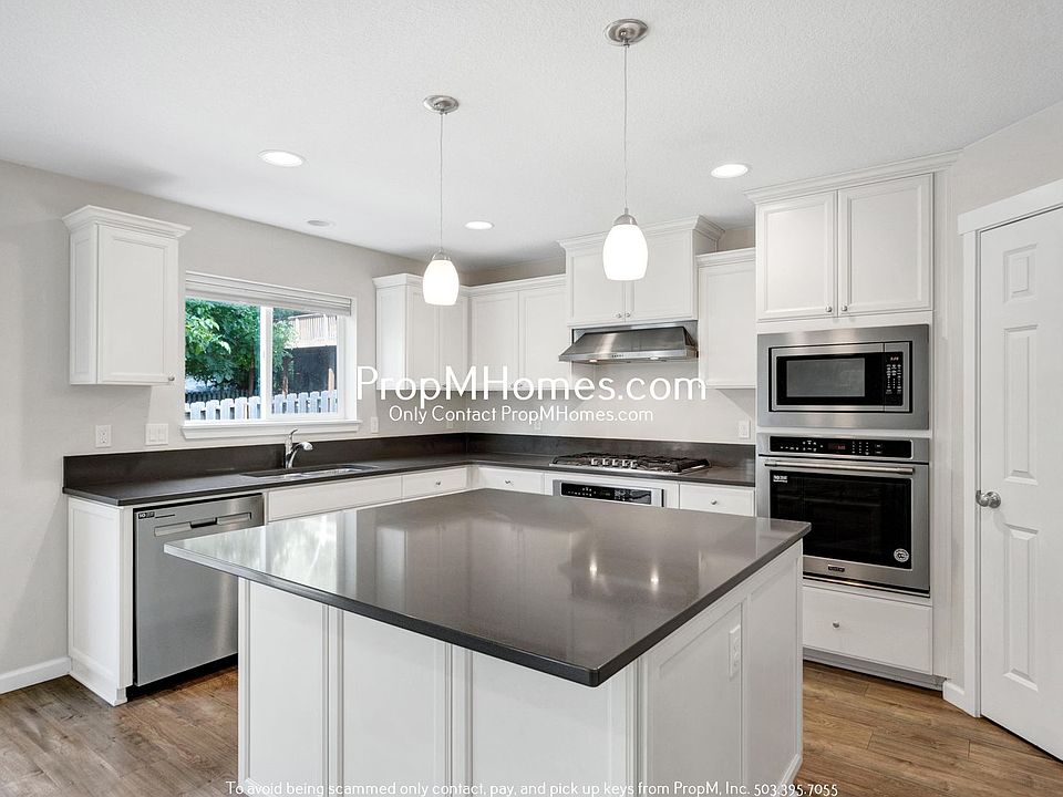 1st image of 2867 SE Malcolm St