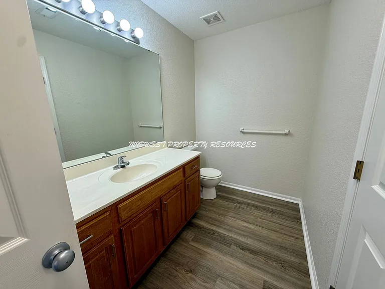 306A NE 6th St — Photo 8