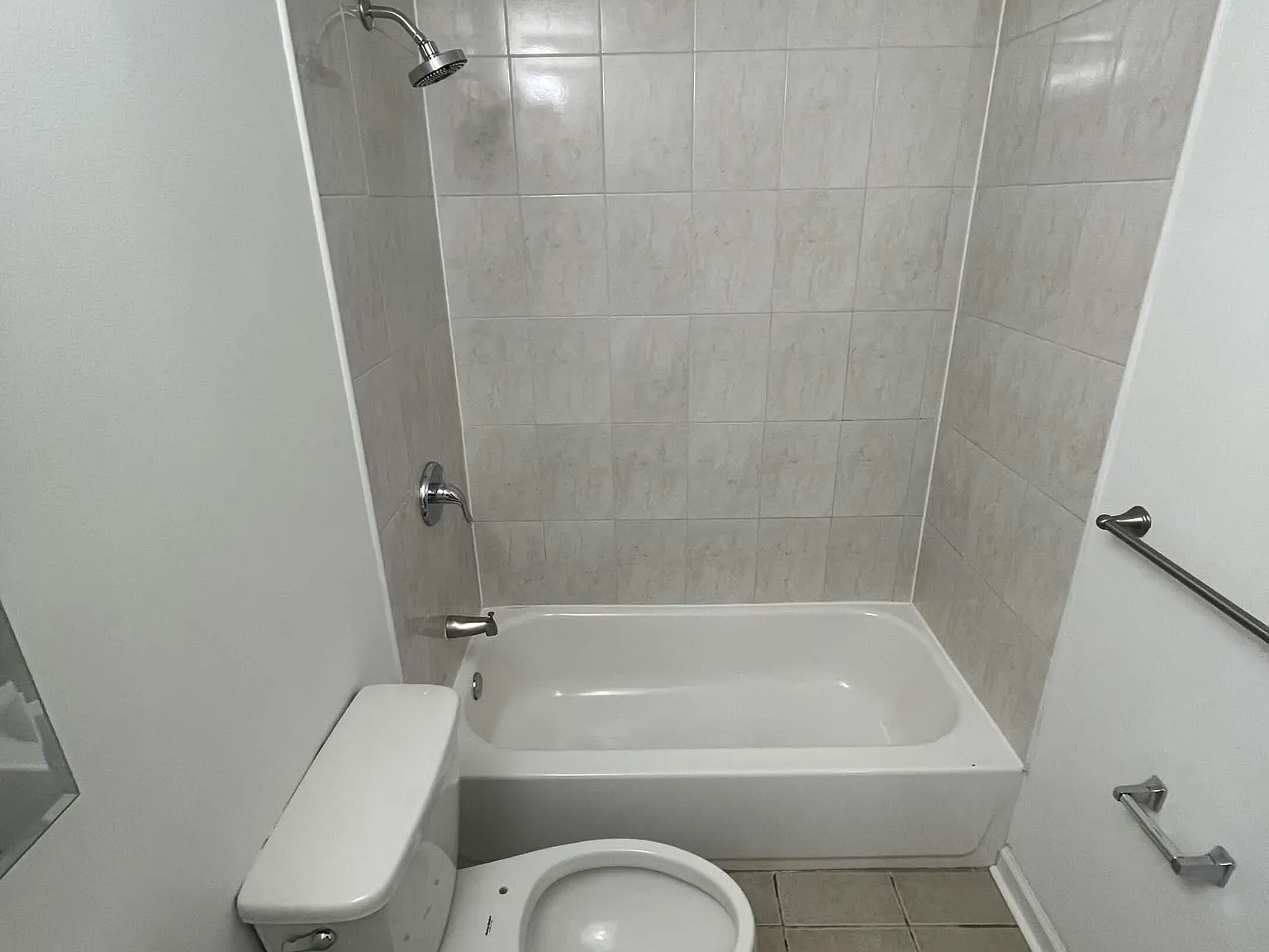 2 bed, 900 sqft, $2,445 — Photo 4