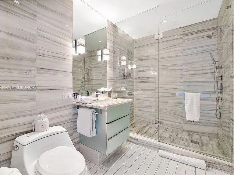 2201 Collins Ave #628 — Photo 15