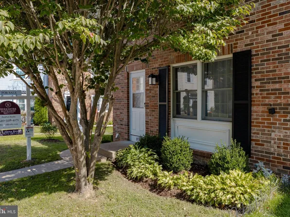 8017 Steeple Chase Ct, Springfield, VA 22153