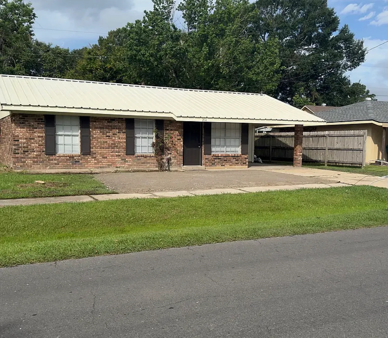 3 bed, 997 sqft, $1,400 — Photo 1