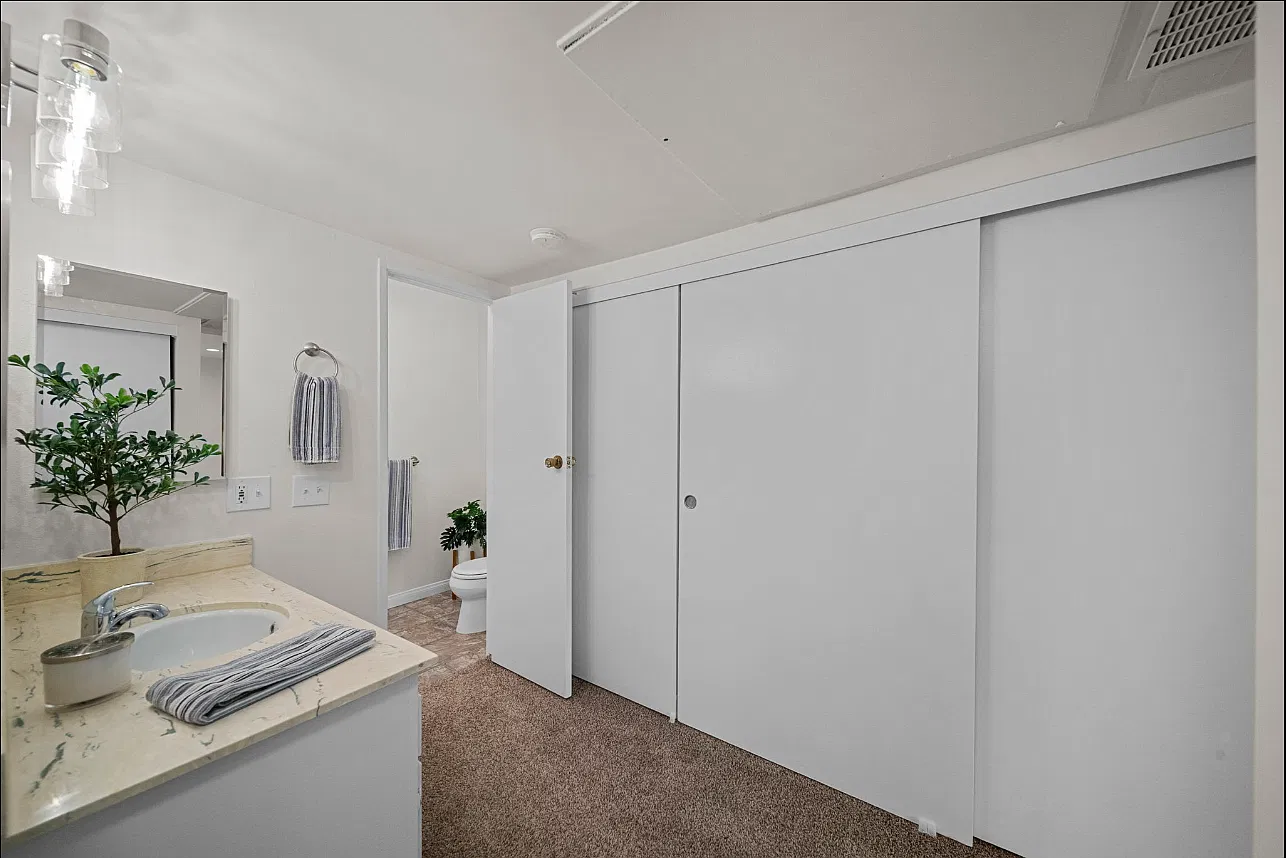 2 bed, 987 sqft, $2,350 — Photo 3