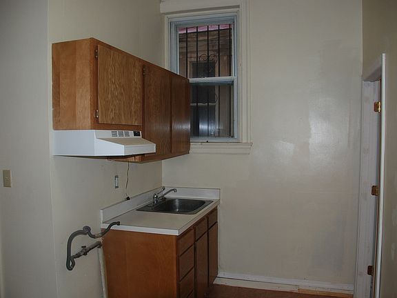 3rd image of 4209 Baltimore Ave #1L