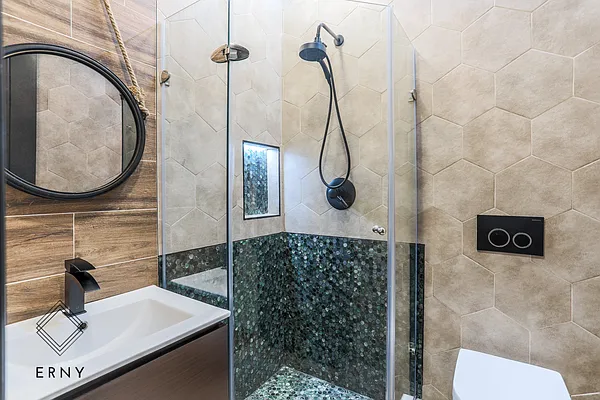 Rented by ERNY LLC | media 9