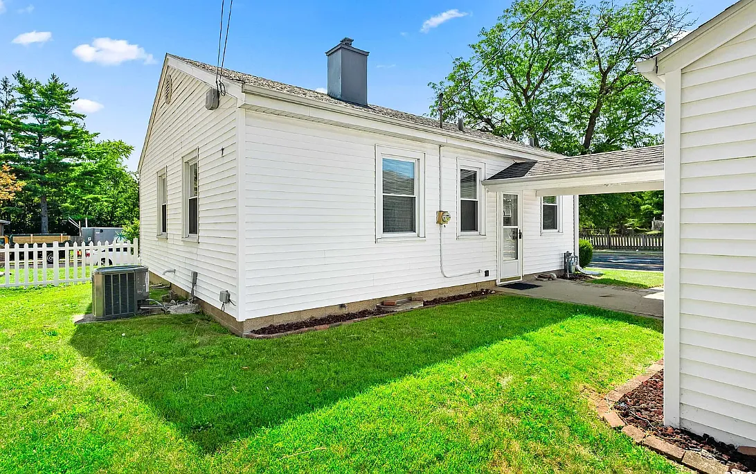3 bed, 862 sqft, $1,700 — Photo 3