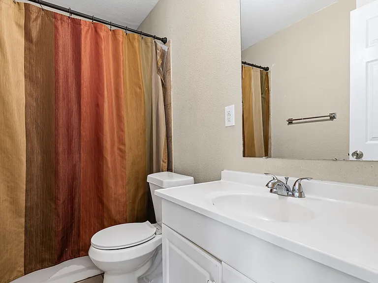 1001 Altamont Dr — Photo 22