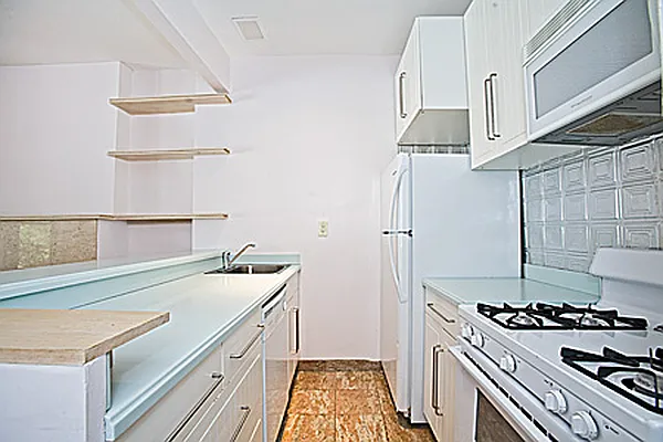 Rented by Perry Associates NYC Inc | media 1