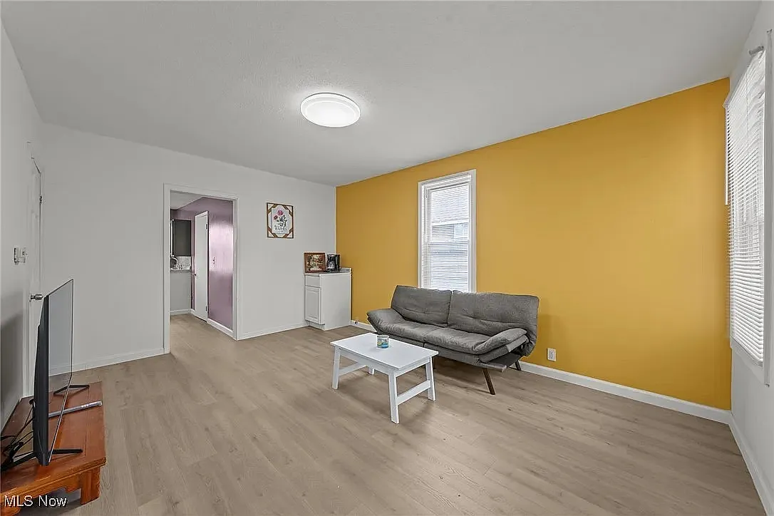 2 bed, 824 sqft, $1,025 — Photo 4