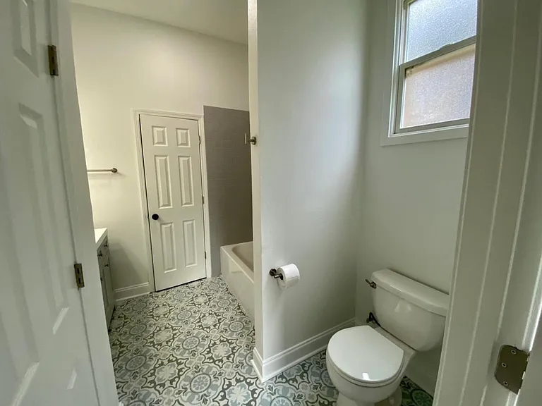 2322 Chippewa St — Photo 13