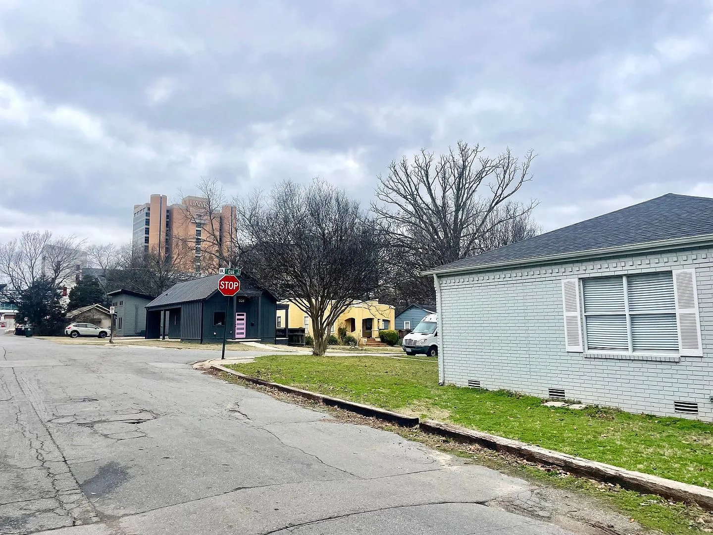 Fully updated, walking distance to UAMS — Photo 2