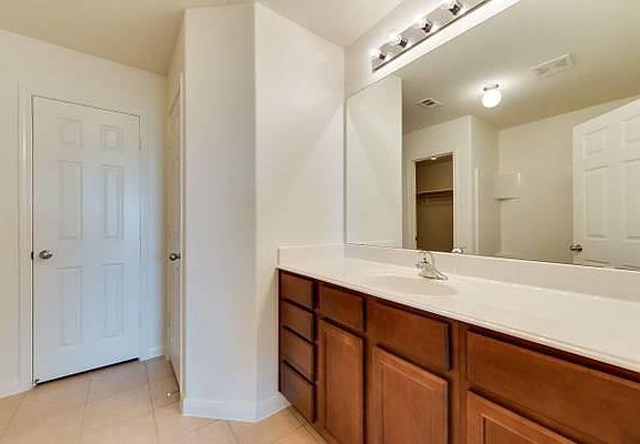 5th image of 130 Cottonwood Dr