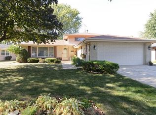 858 E 171st St, South Holland, IL 60473