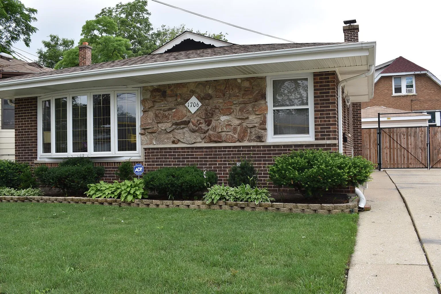1706 N Taft Ave photo 1