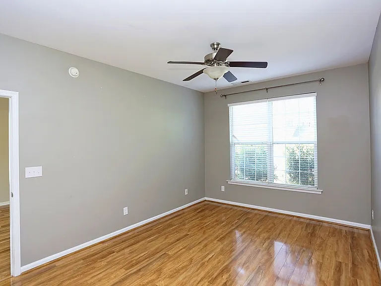 915 Cinnamon Dr — Photo 17