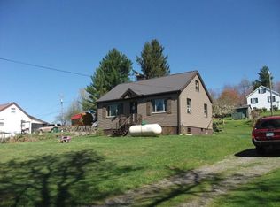 21922 Stanaford Rd, Danese, WV 25831