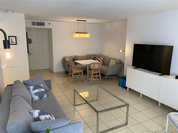 5th image of 6061 Collins Ave APT 7B