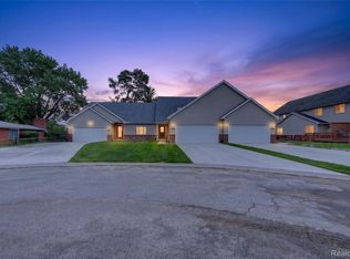 24784 Ashley Ct, Redford, MI 48239