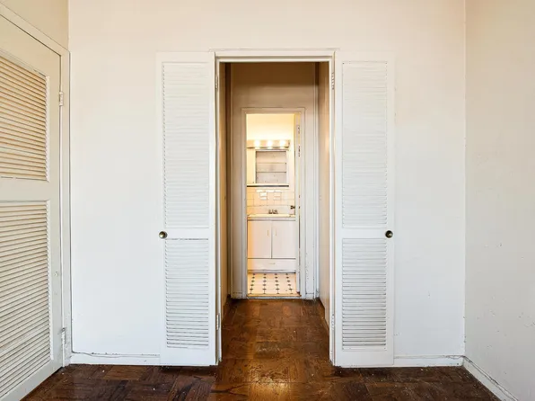 70-25 Yellowstone Boulevard image 15 of 22