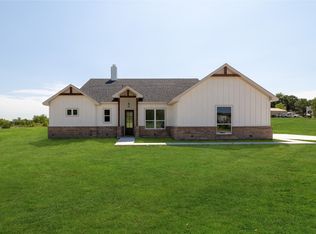 104 Lucy Kirk Ln, Springtown, TX 76082