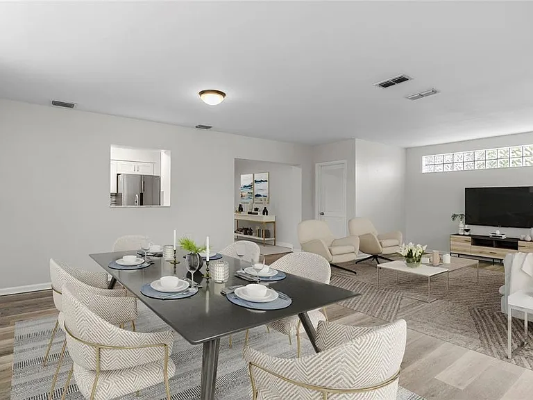 2910 W Price Ave — Photo 16