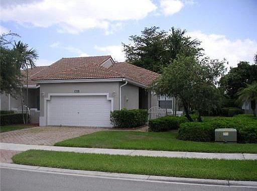 1st image of 8020 S Aragon Blvd Unit 3