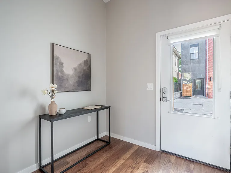 598 Lathrop St — Photo 19