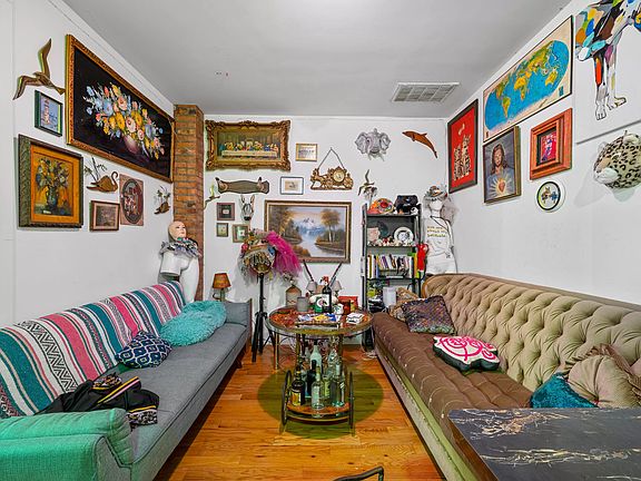 5th image of 9 Menahan St #1