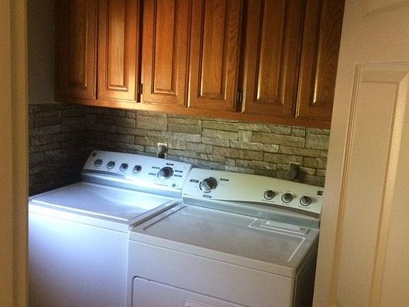 3rd image of 32 Dunedin Dr
