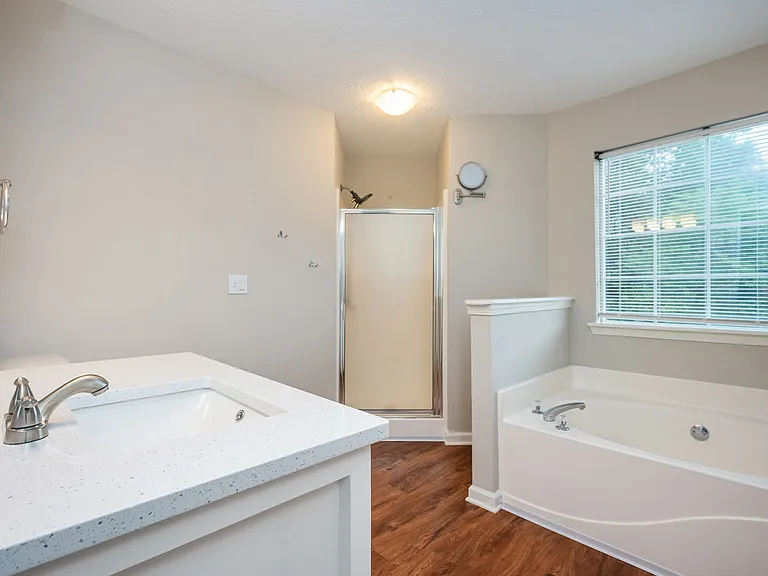 4512 Lake Park Dr — Photo 7