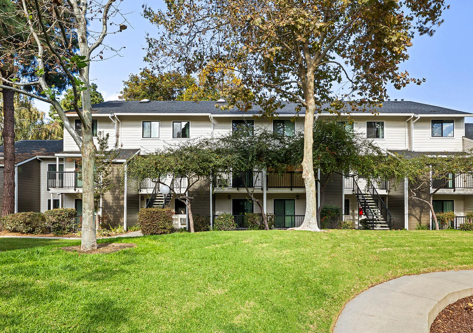 Briarwood — Photo 2