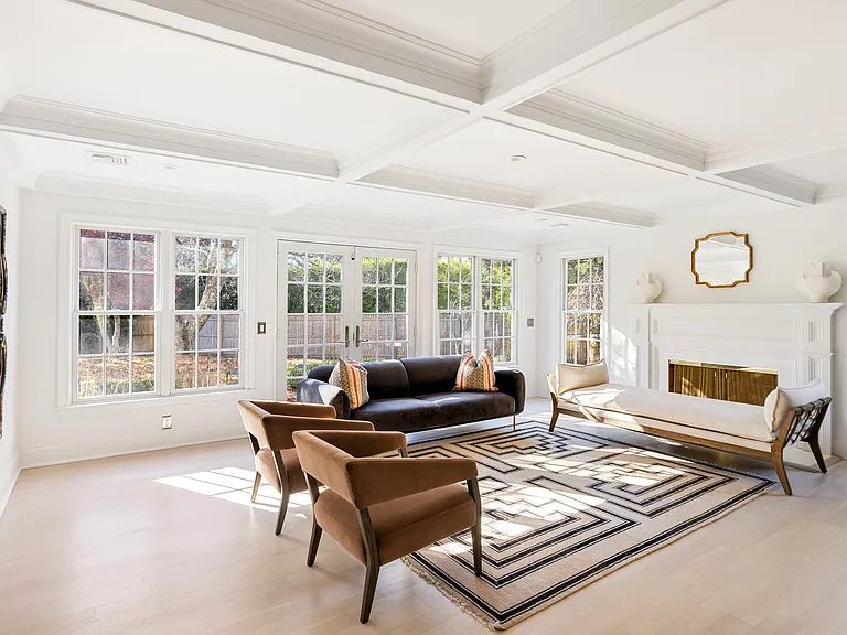 51 Jagger Ln — Photo 1