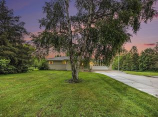 8877 Marr Rd, Almont, MI 48003