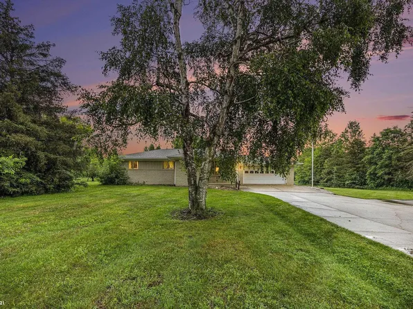 8877 Marr Rd, Almont, MI 48003