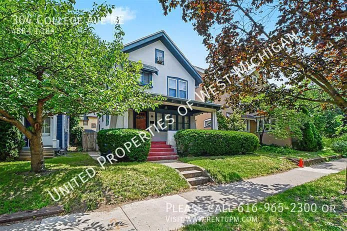 Available Now | Beautiful 4 Bedroom 1.5 Bath Heritage Hill Home | Full Of Charm! | Stunning Woodw... — Photo 2