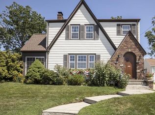 164 Calaman Rd, Cranston, RI 02910