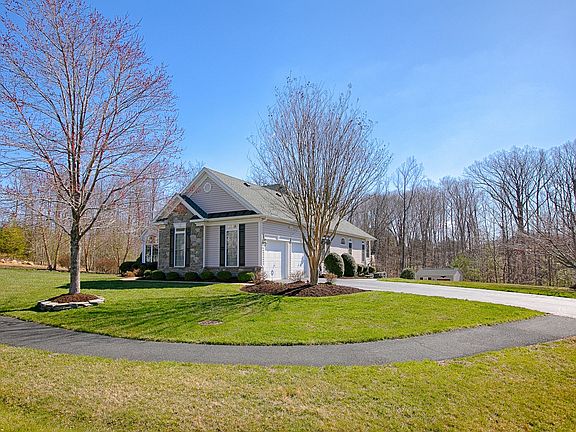 3rd image of 41 Brannigan Dr
