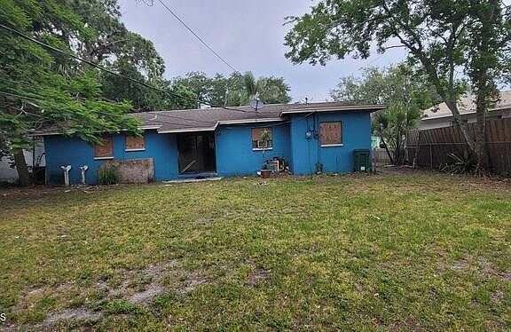 2nd image of 907 Fern Ave