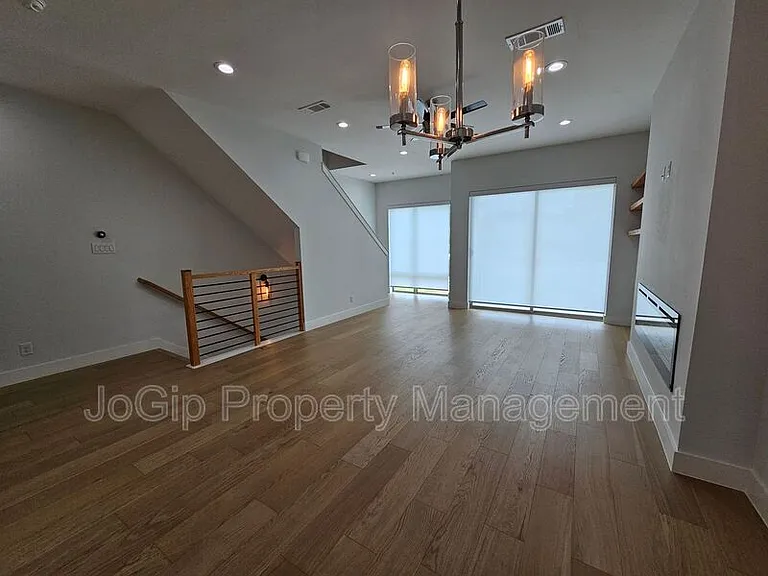 2620 Valley View Ln #102 — Photo 13